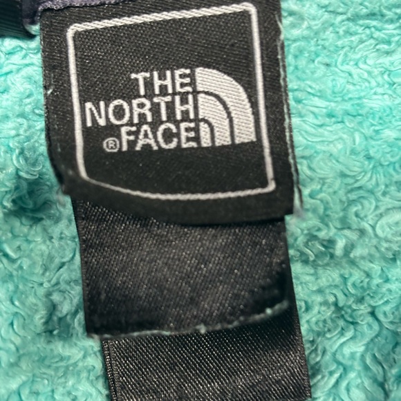 The North Face Women's Osito full zip fleece jacket 
Size Medium - Picture 2 of 5